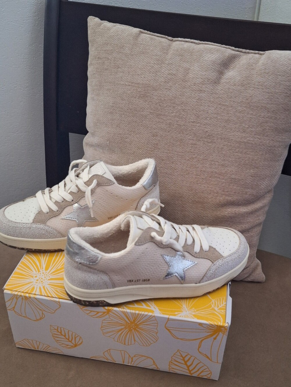 Yellow Box Women's Cream & Silver Star Sneakers